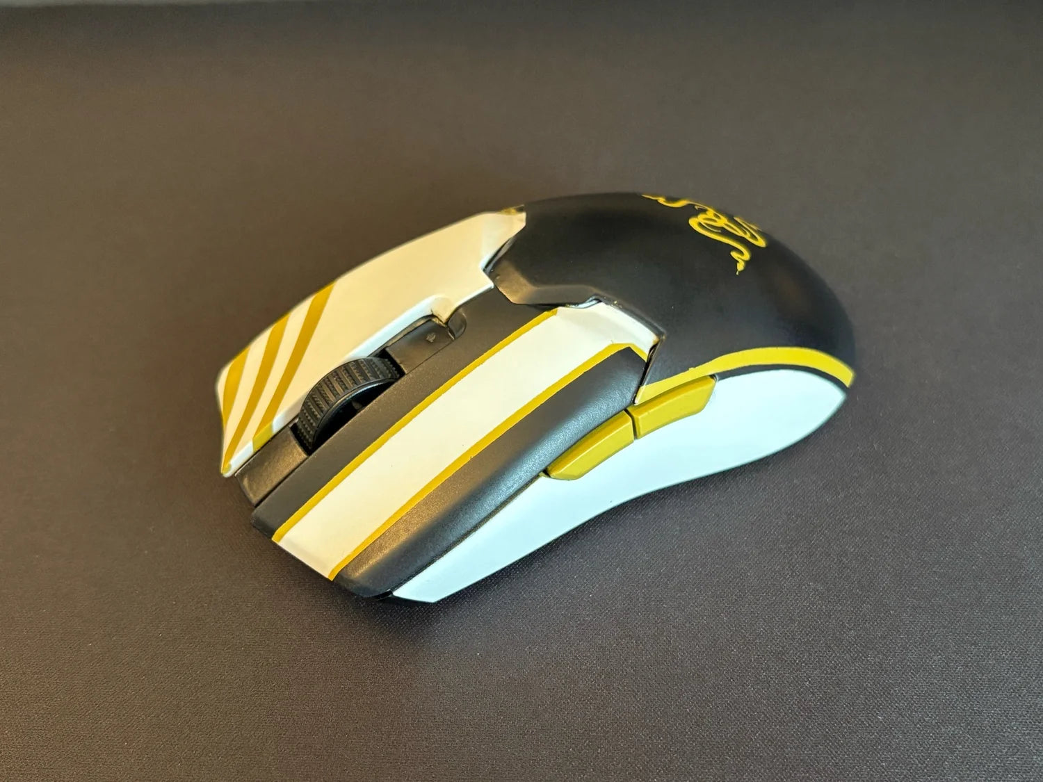 Glitters Gold Razer Viper V2 — Gamers Studio