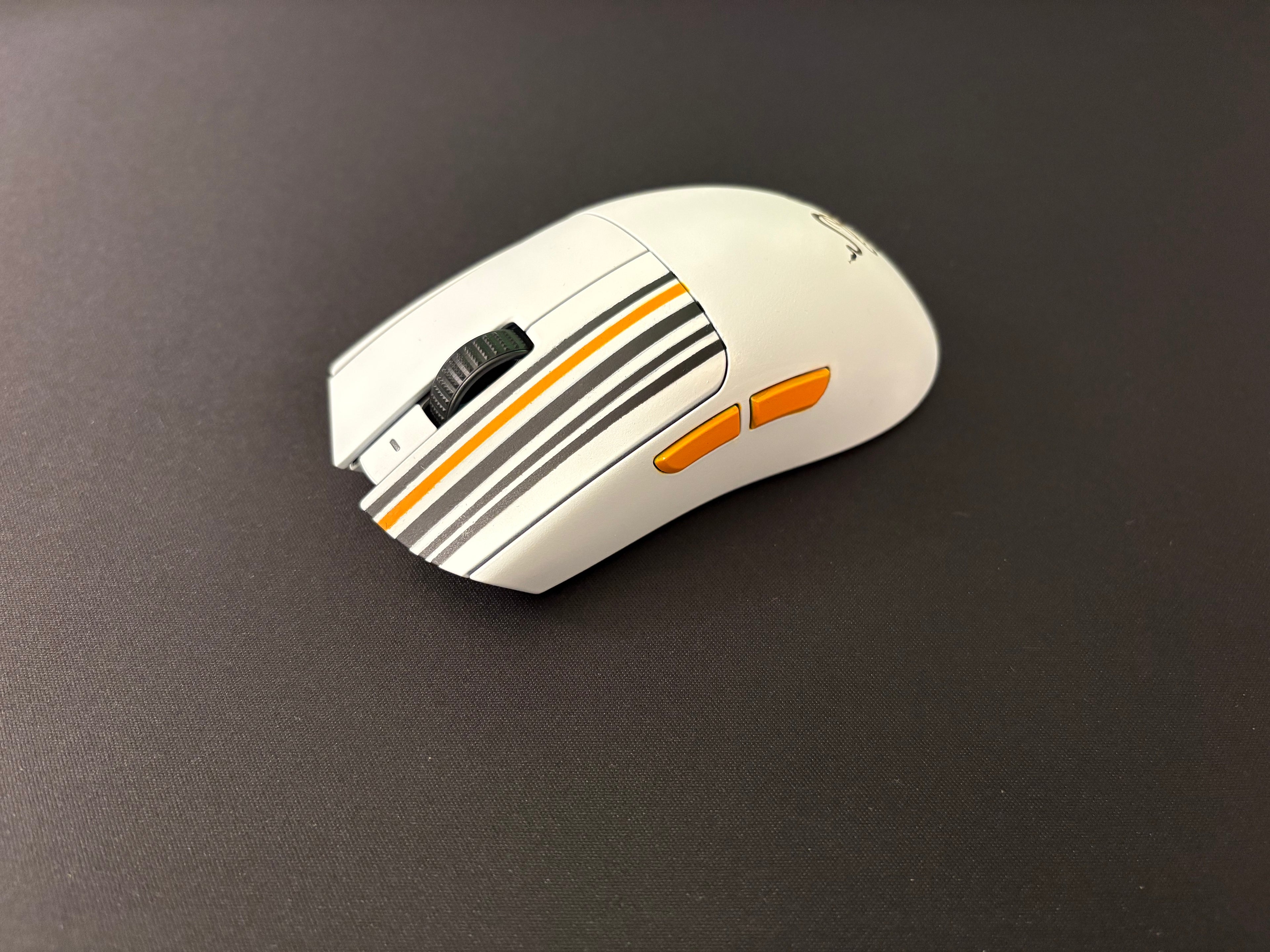 Retro Racer - Razer Viper V3 Pro