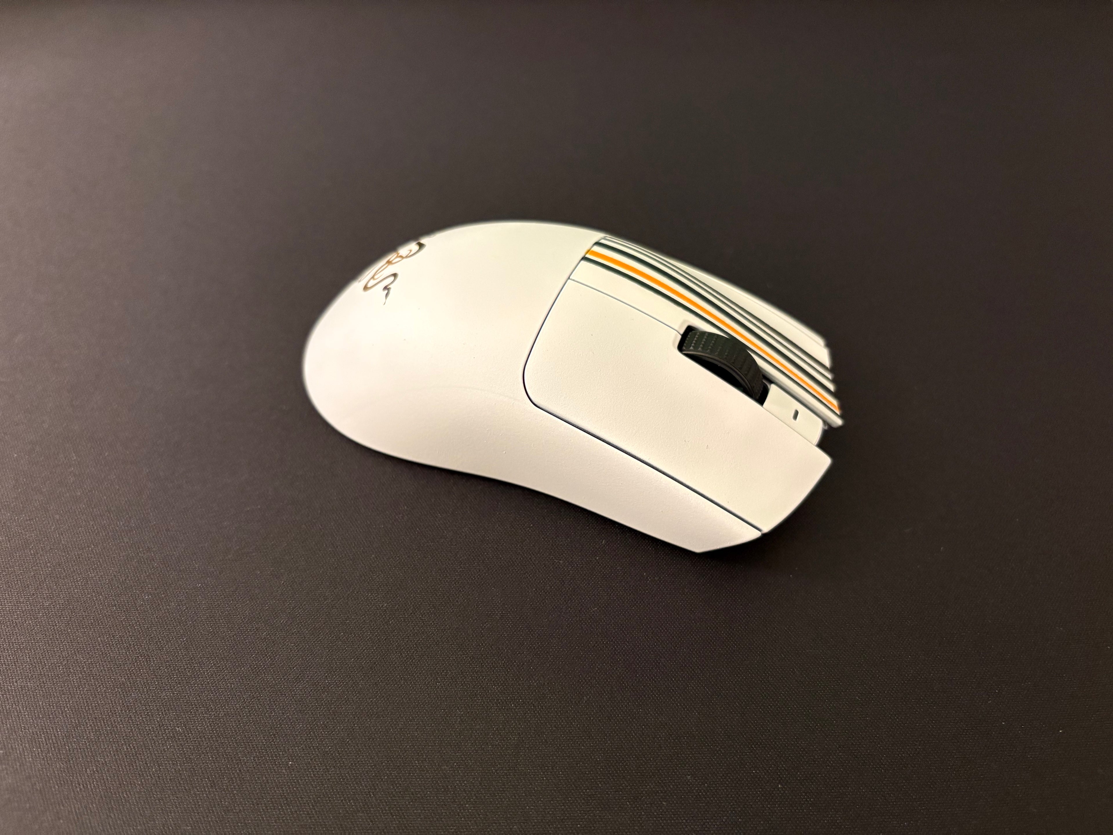 Retro Racer - Razer Viper V3 Pro